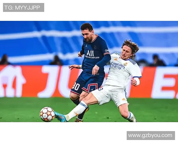 足球明星传奇故事揭秘魔笛如何书写辉煌人生与绿茵场上的不朽传奇